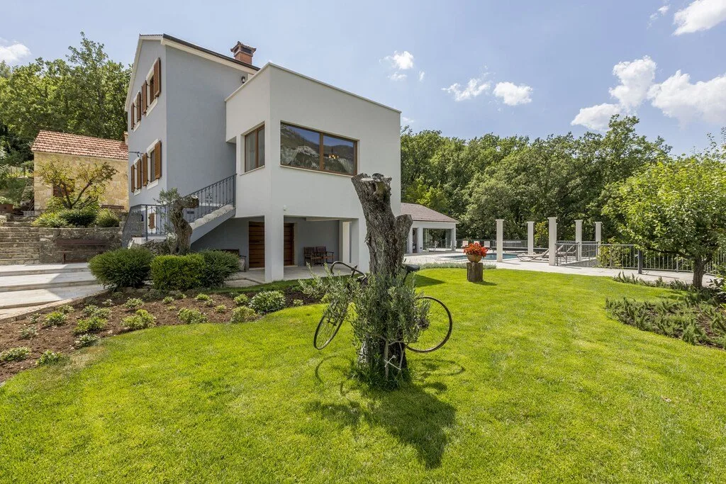 Villa Grey Stone