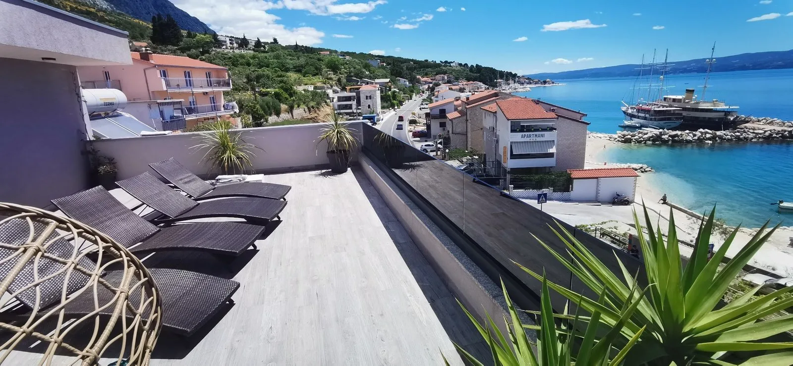 Luxury Apartment Beach