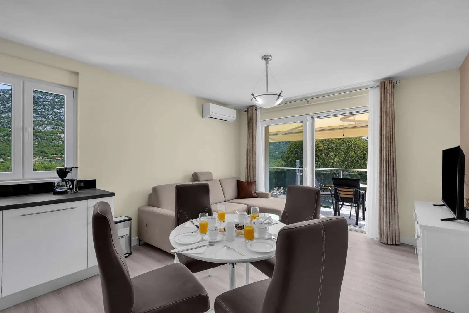 Apartments White House Rastovac