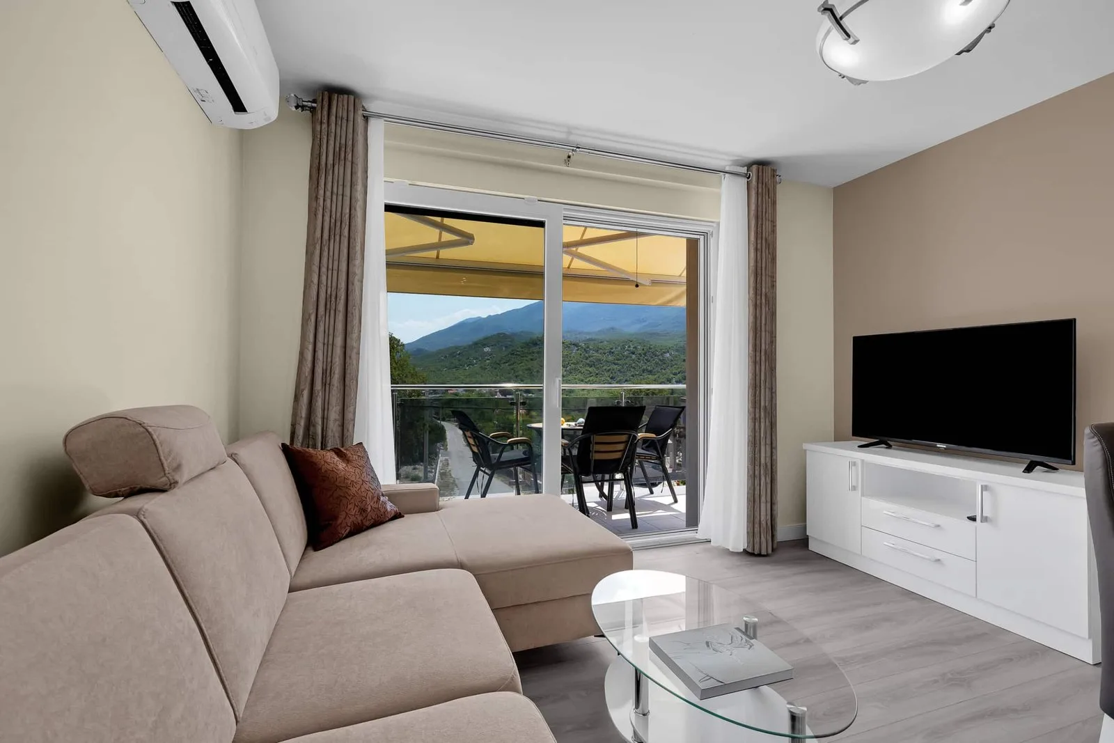 Apartments White House Rastovac