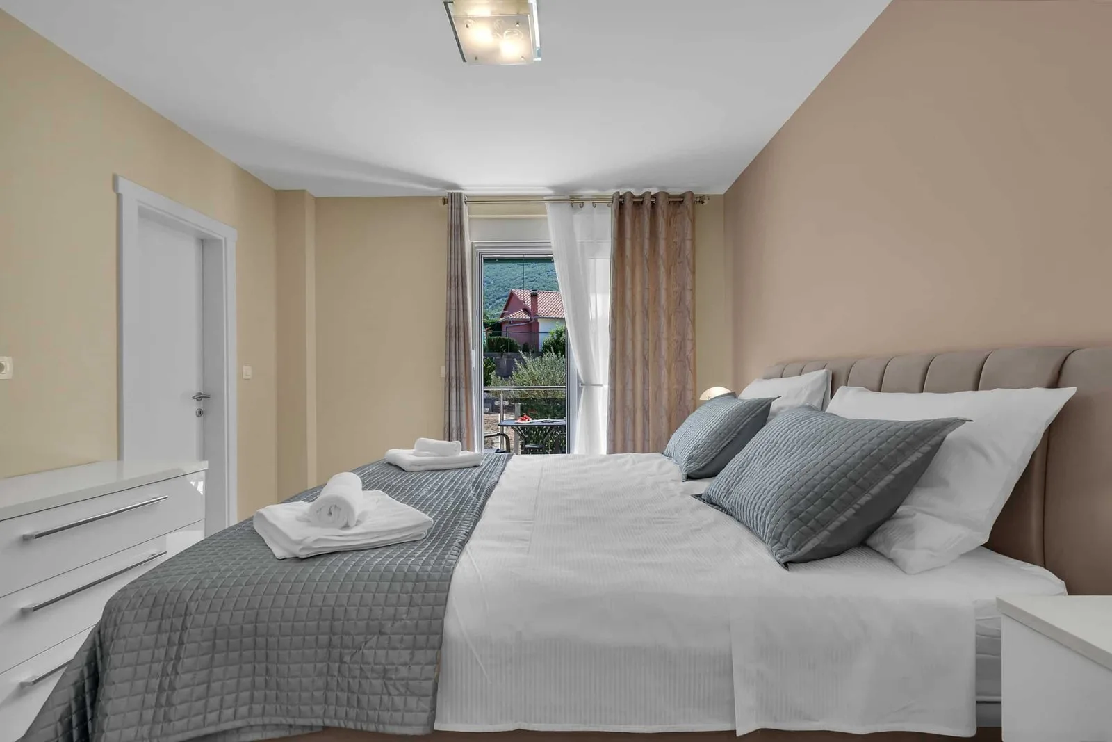 Apartments White House Rastovac
