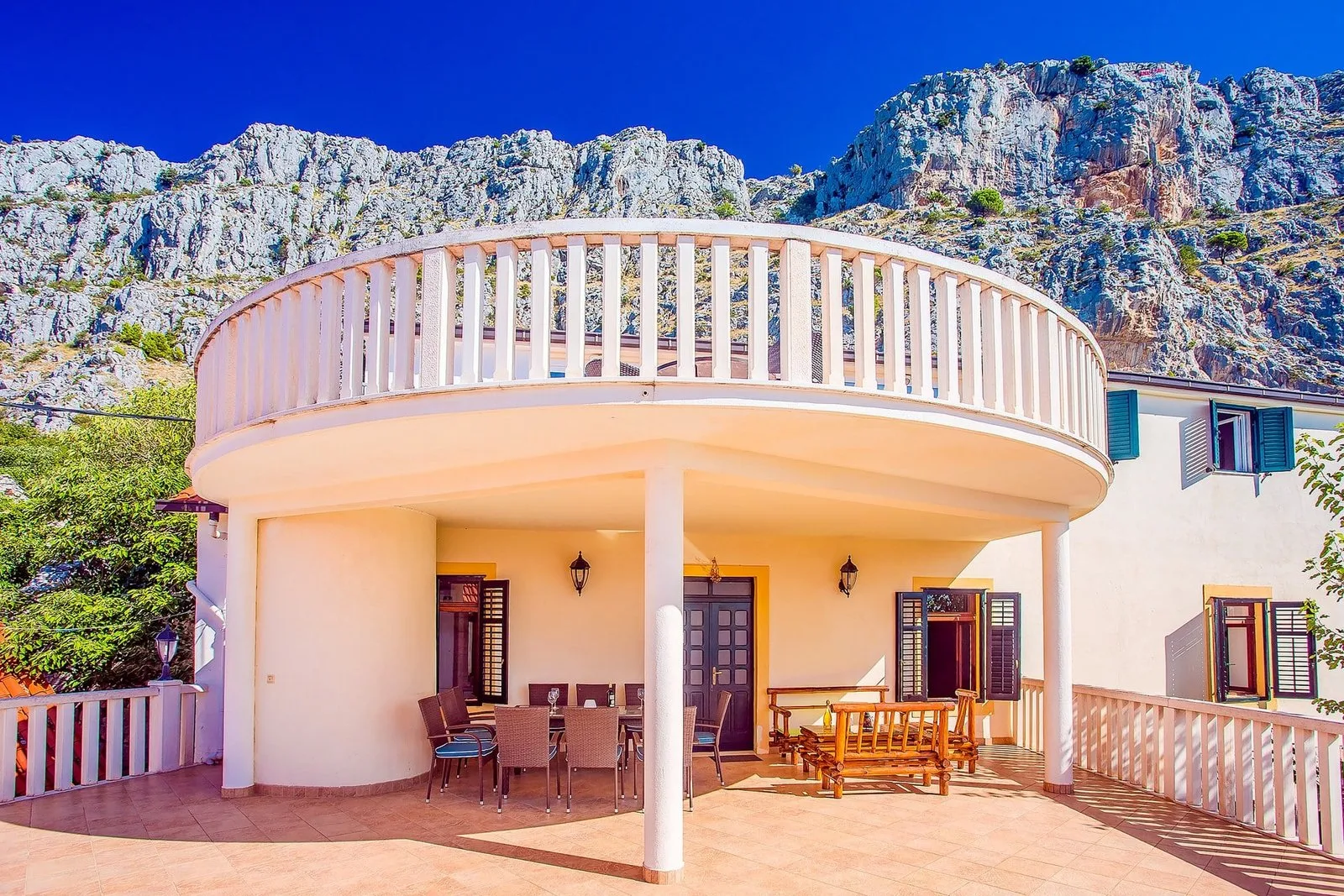 Villa Dahlia