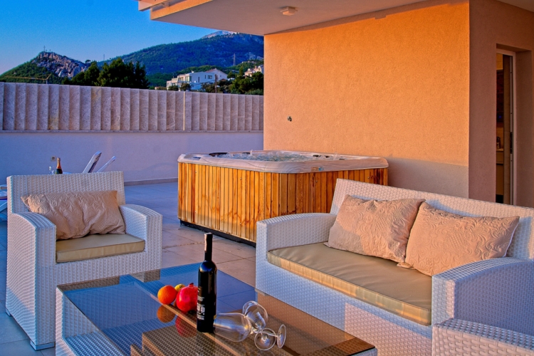 Villa Ulika Makarska Roof Terrace with jacuzzi