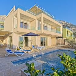 Owners direct villa near the sea, villa Ulika Makarska