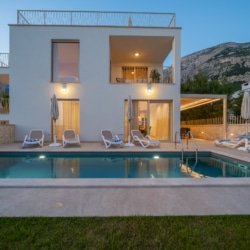 villa adore in makarska