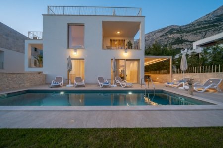 villa adore in makarska